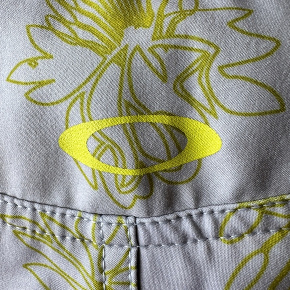 Oakley shorts - Picture 6 of 8